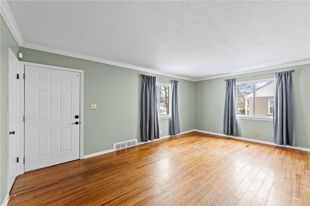 11 E Navajo Lane — photo 4