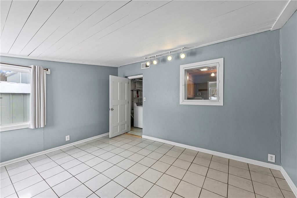 11 E Navajo Lane — photo 12