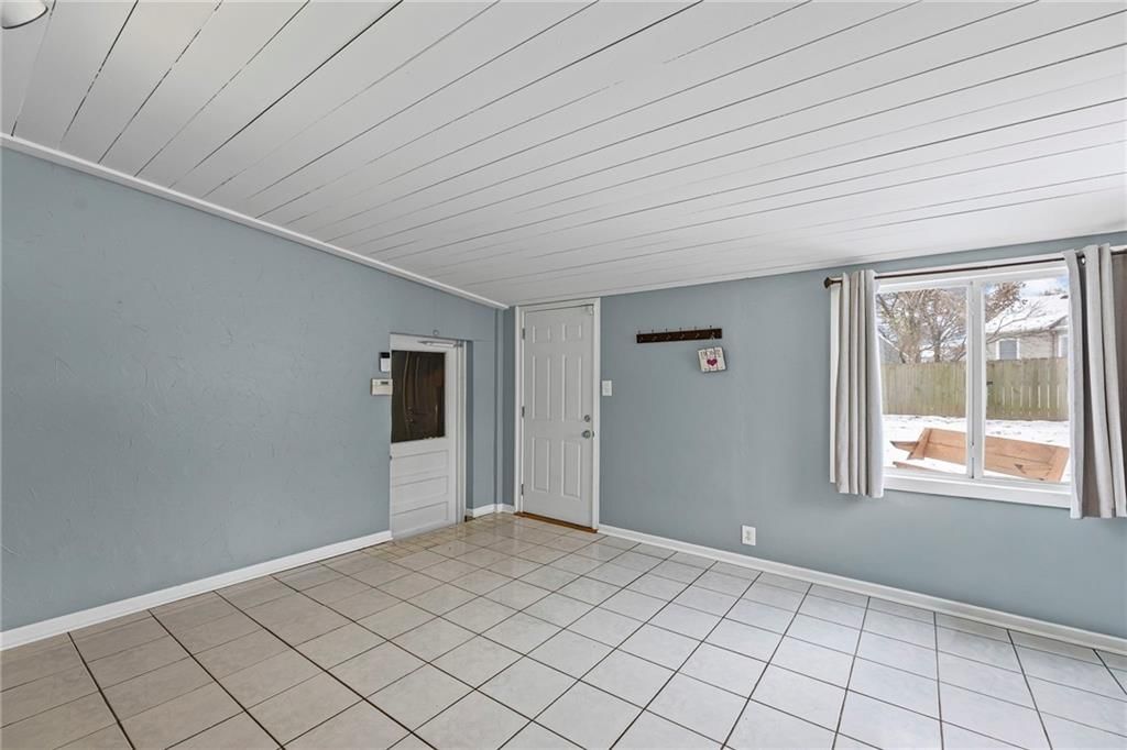 11 E Navajo Lane — photo 13