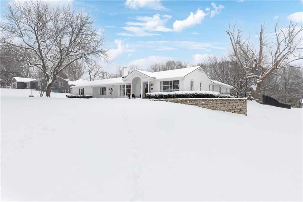 801 E Red Road — photo 3