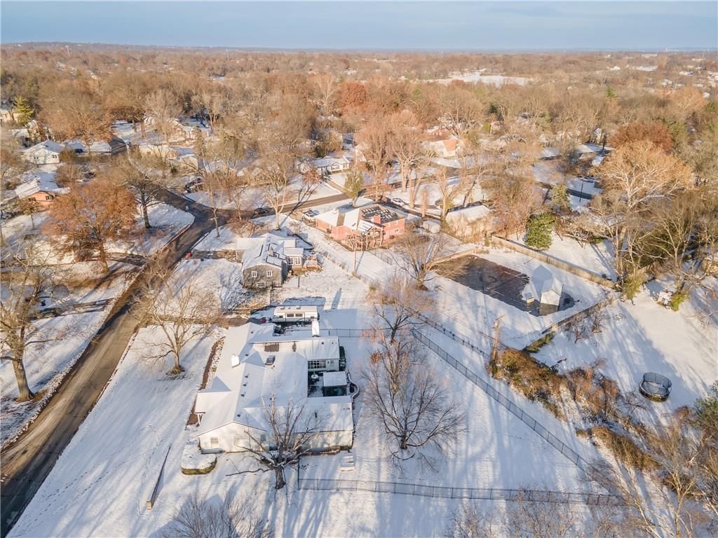 801 E Red Road — photo 39