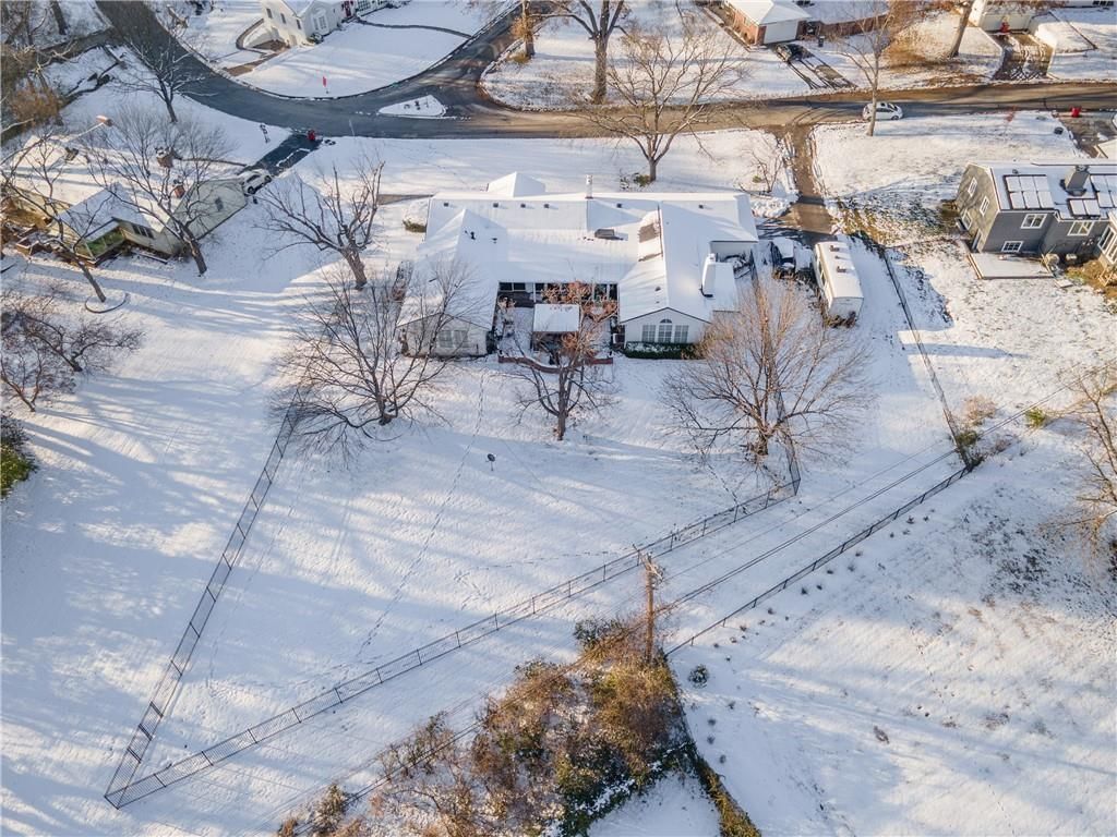 801 E Red Road — photo 40