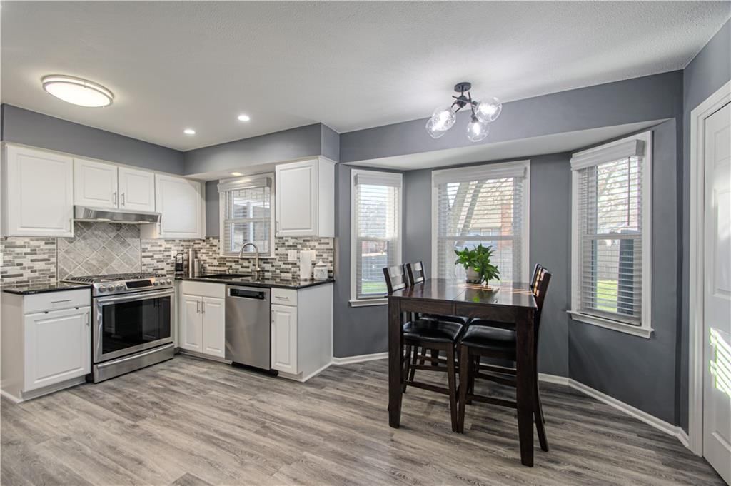 11632 Locust Street — photo 9