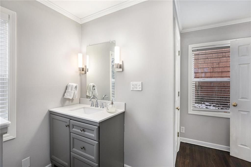4510 W 54th Terrace — photo 11