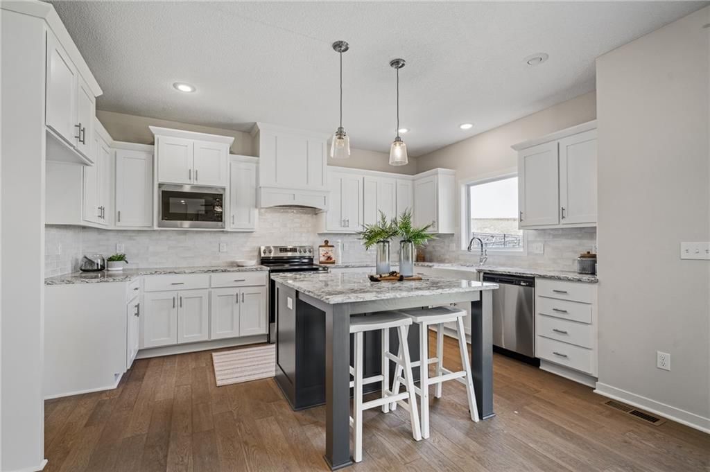 19444 W 114th Terrace, Olathe, KS