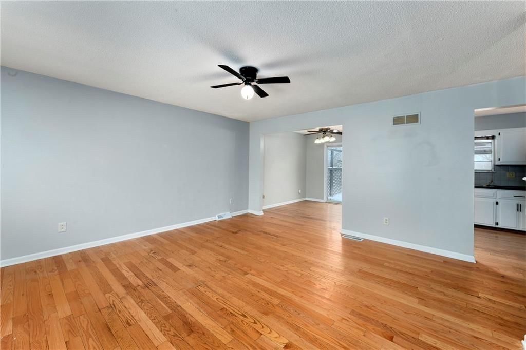 1904 Karlton Way — photo 3