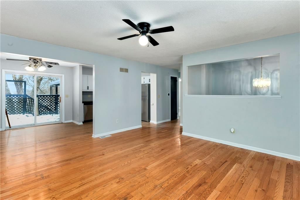 1904 Karlton Way — photo 4