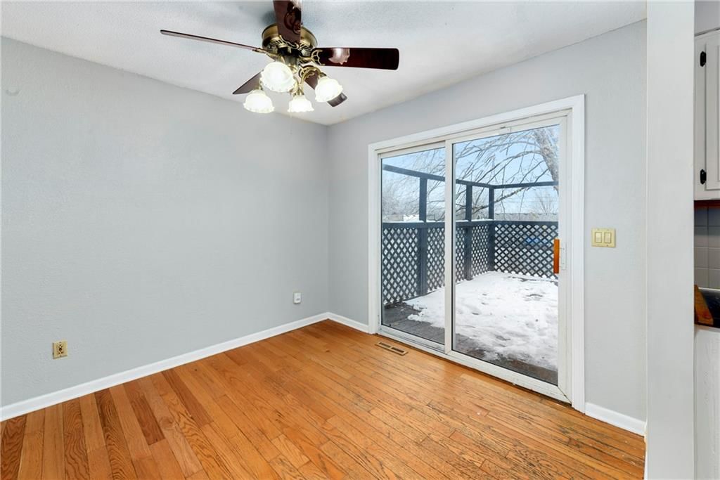 1904 Karlton Way — photo 6