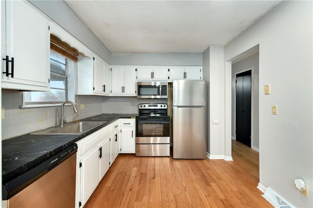 1904 Karlton Way — photo 7