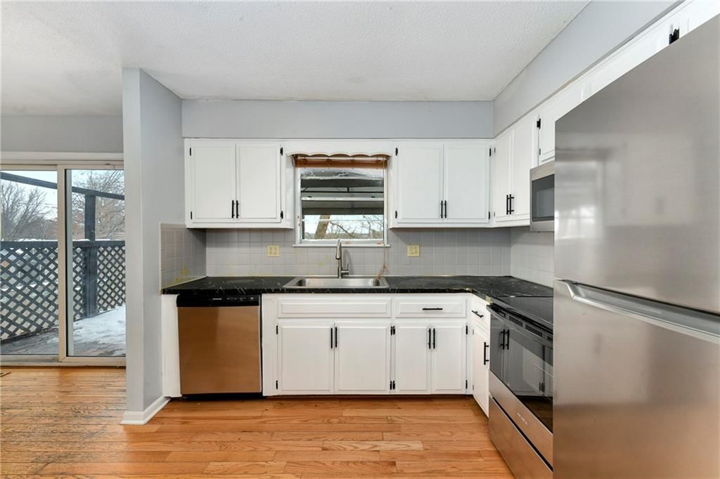 1904 Karlton Way — photo 8