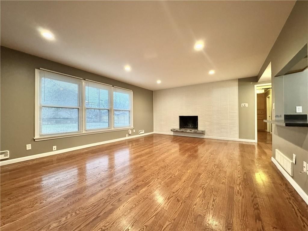 6121 Hunter Street — photo 6