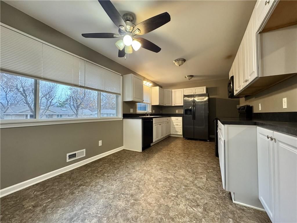 6121 Hunter Street — photo 15