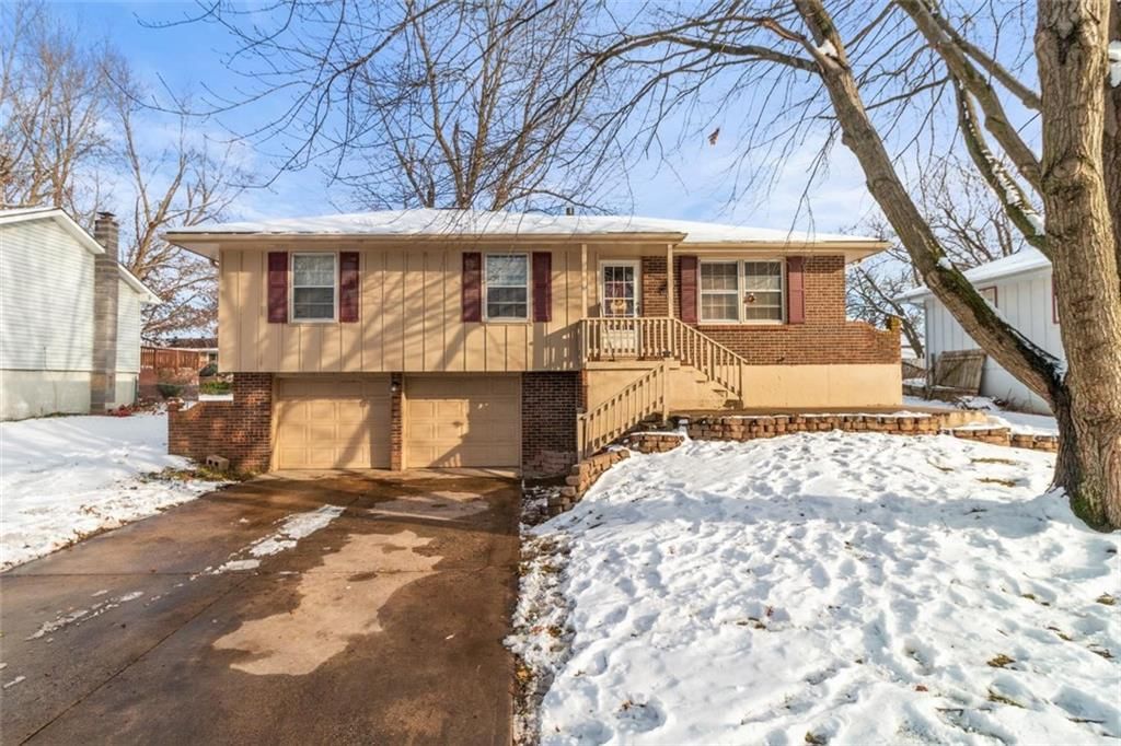 115 Baker Street, Buckner, MO