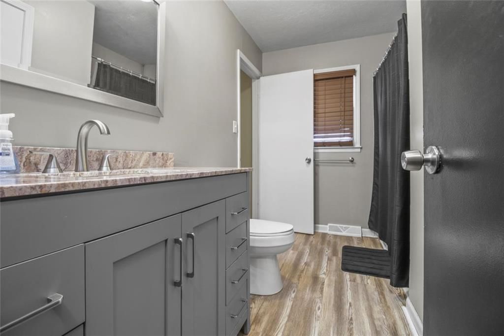 115 Baker Street — photo 13