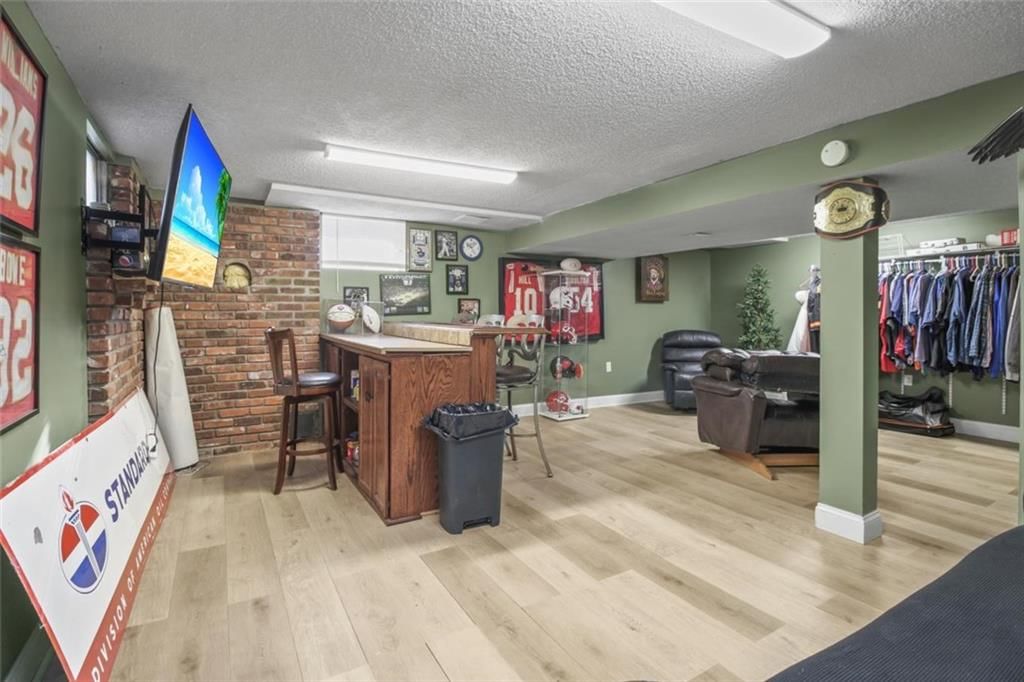 115 Baker Street — photo 16