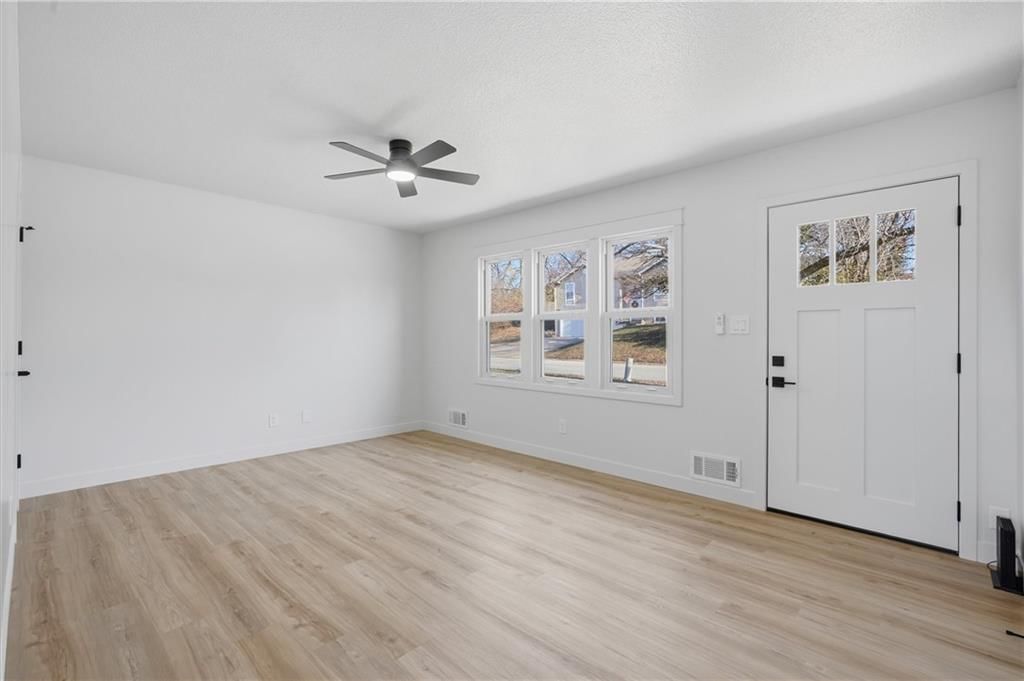 332 Woods Avenue — photo 10