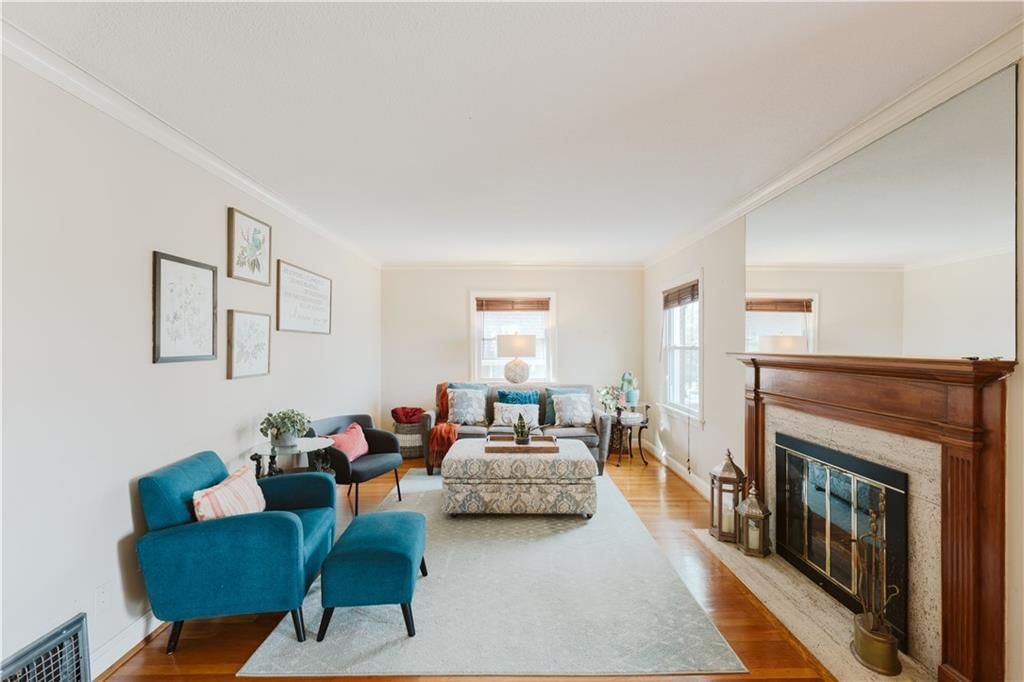 2421 Everett Avenue — photo 4
