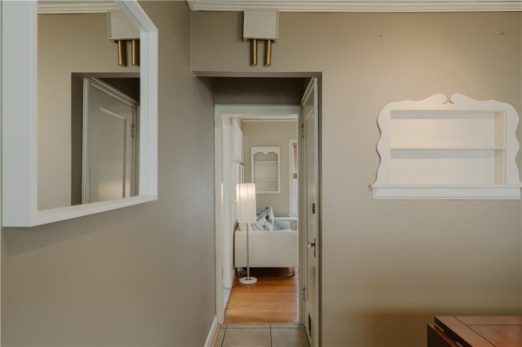 2421 Everett Avenue — photo 10