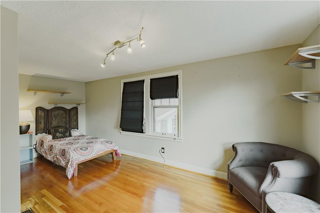 2421 Everett Avenue — photo 17