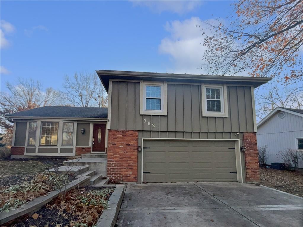 7821 N Overland Drive, Kansas City, MO
