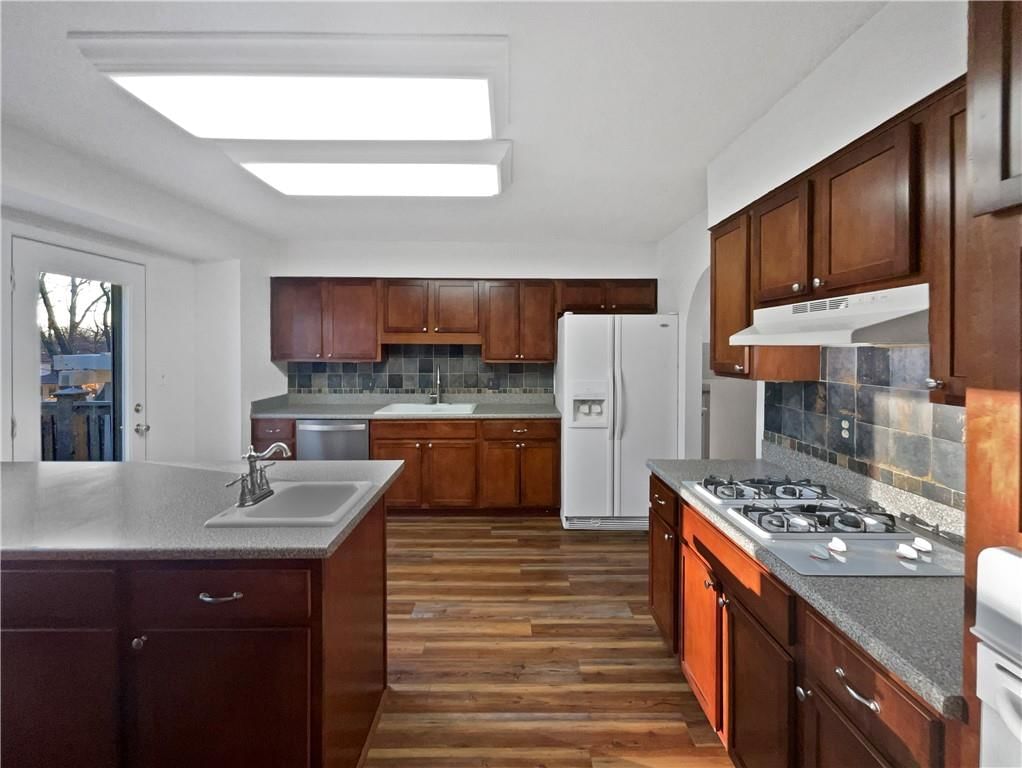 7821 N Overland Drive — photo 2