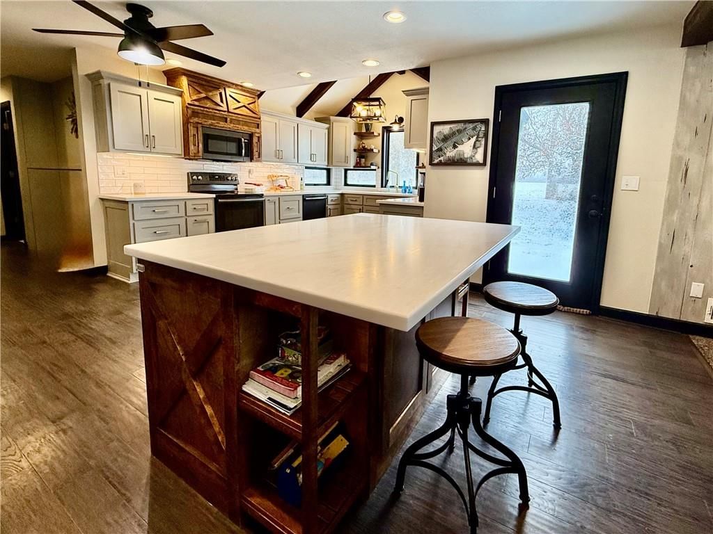 12470 Lipper Avenue — photo 16