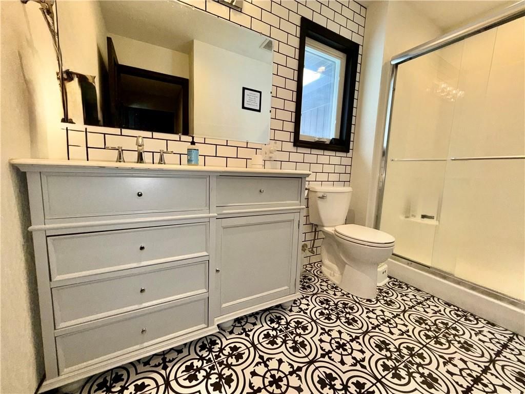 12470 Lipper Avenue — photo 32