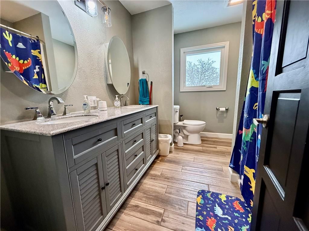 12470 Lipper Avenue — photo 33