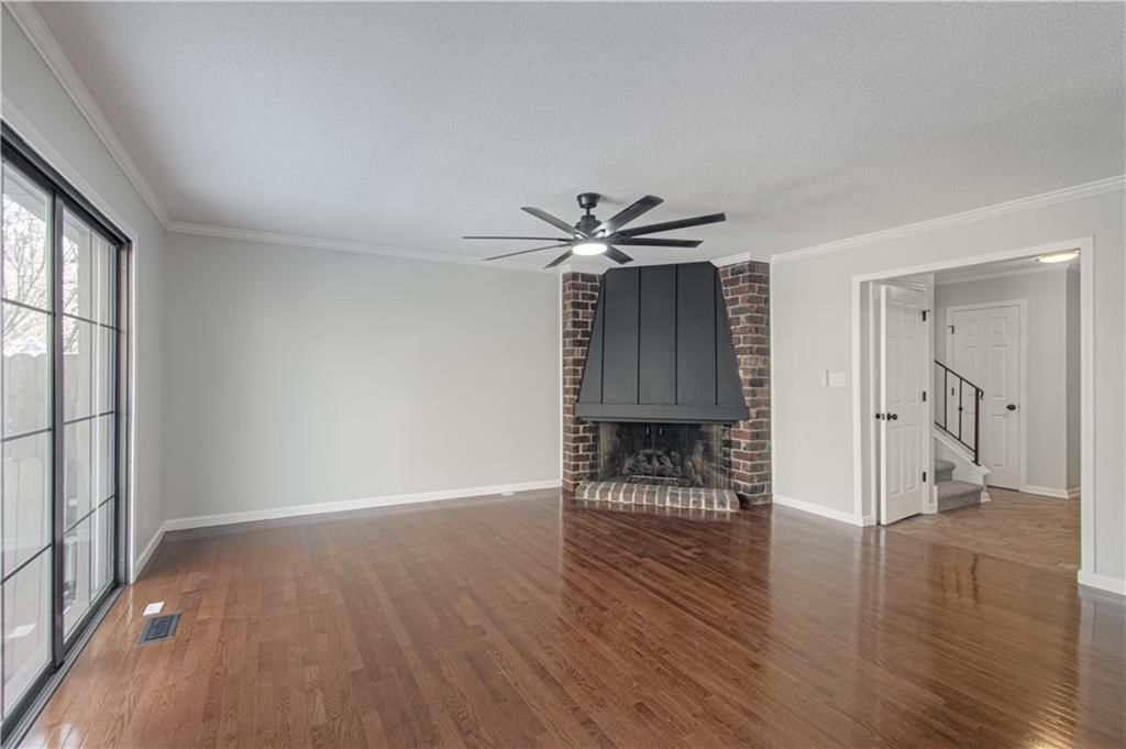10209 Foster Street — photo 9