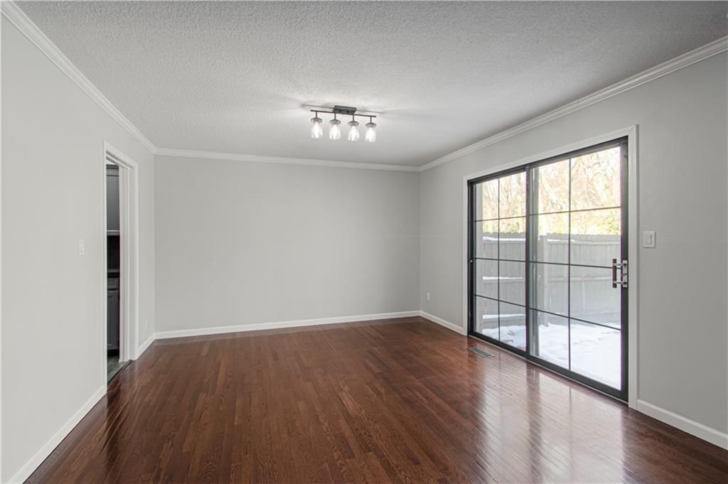 10209 Foster Street — photo 10