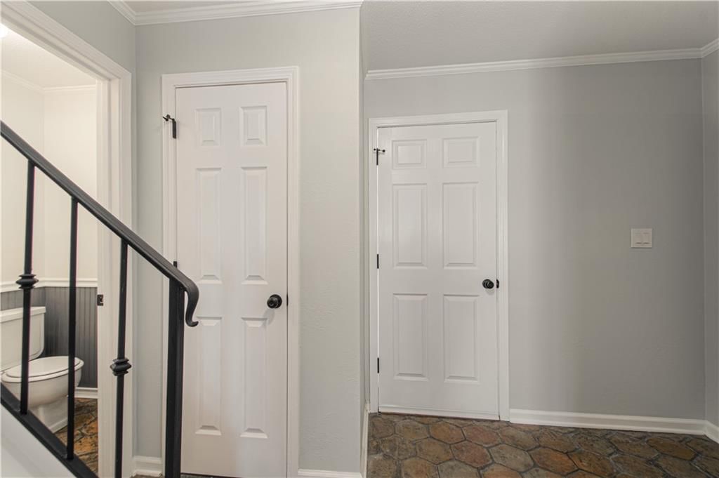 10209 Foster Street — photo 11