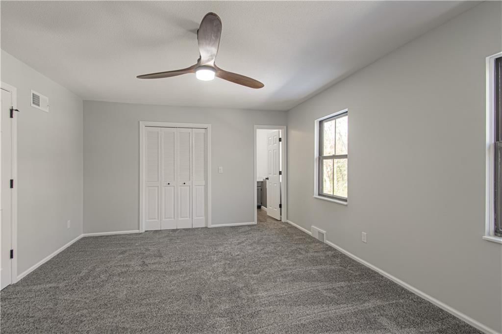 10209 Foster Street — photo 16