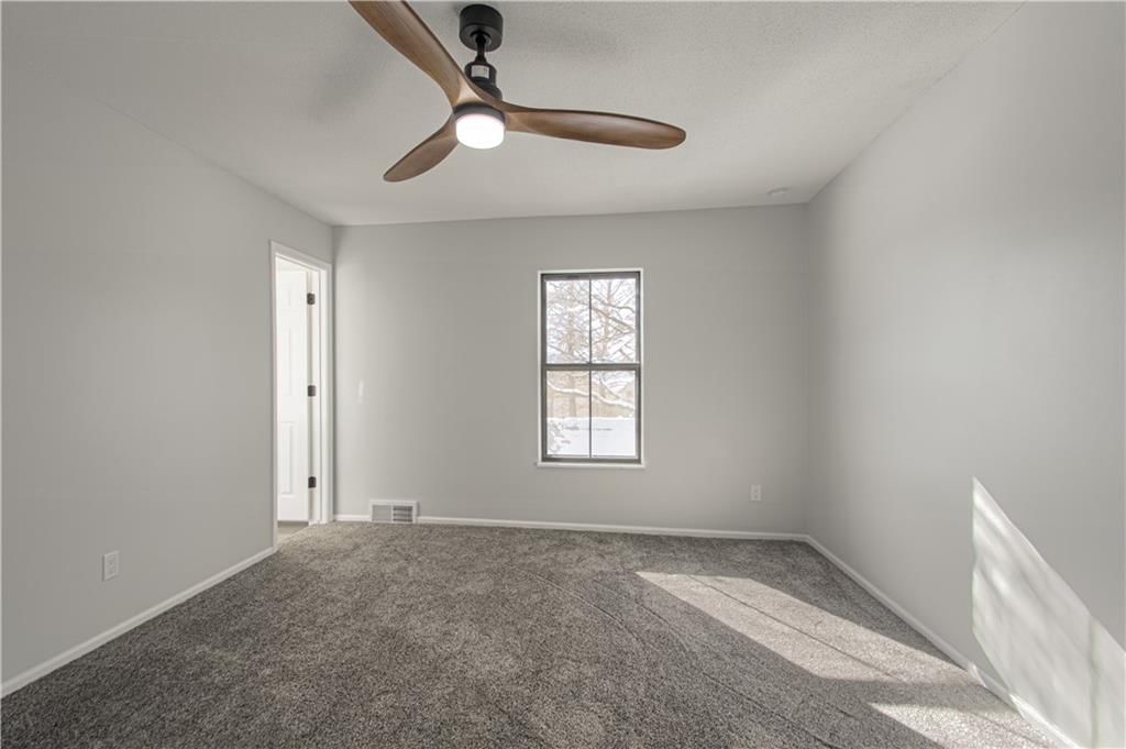10209 Foster Street — photo 18