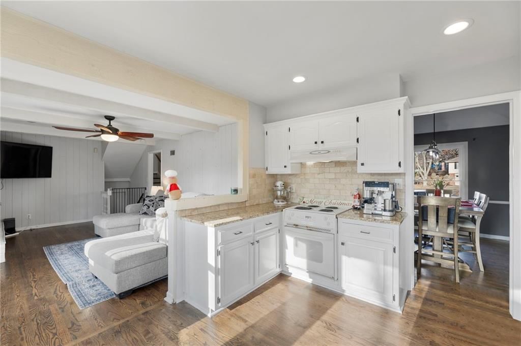 9609 Hardy Street — photo 9