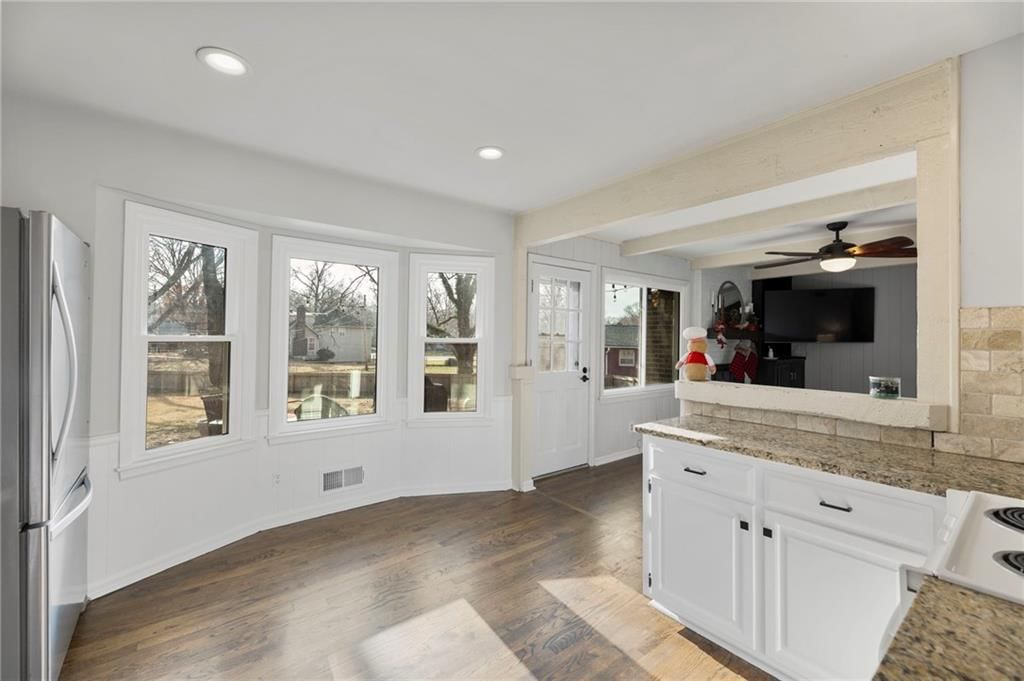 9609 Hardy Street — photo 10