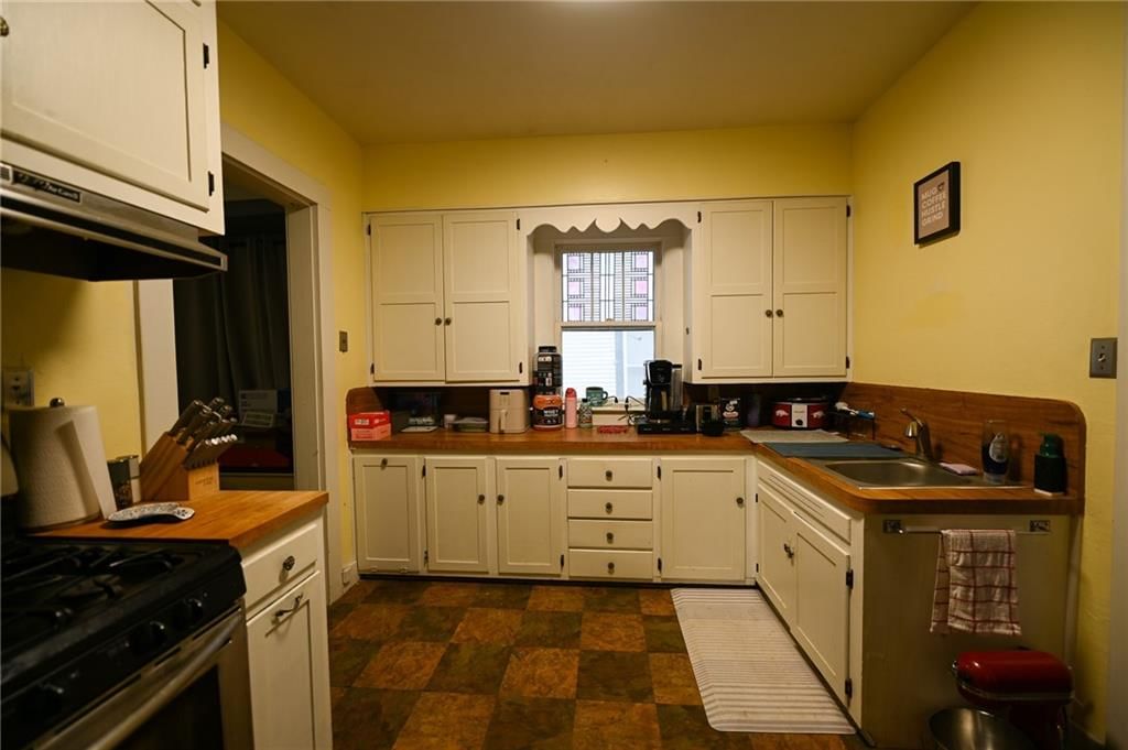 223 N Sergeant Avenue — photo 18