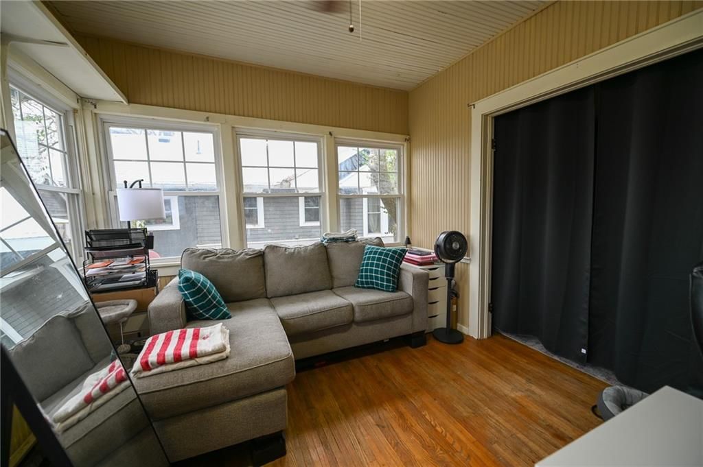 223 N Sergeant Avenue — photo 19