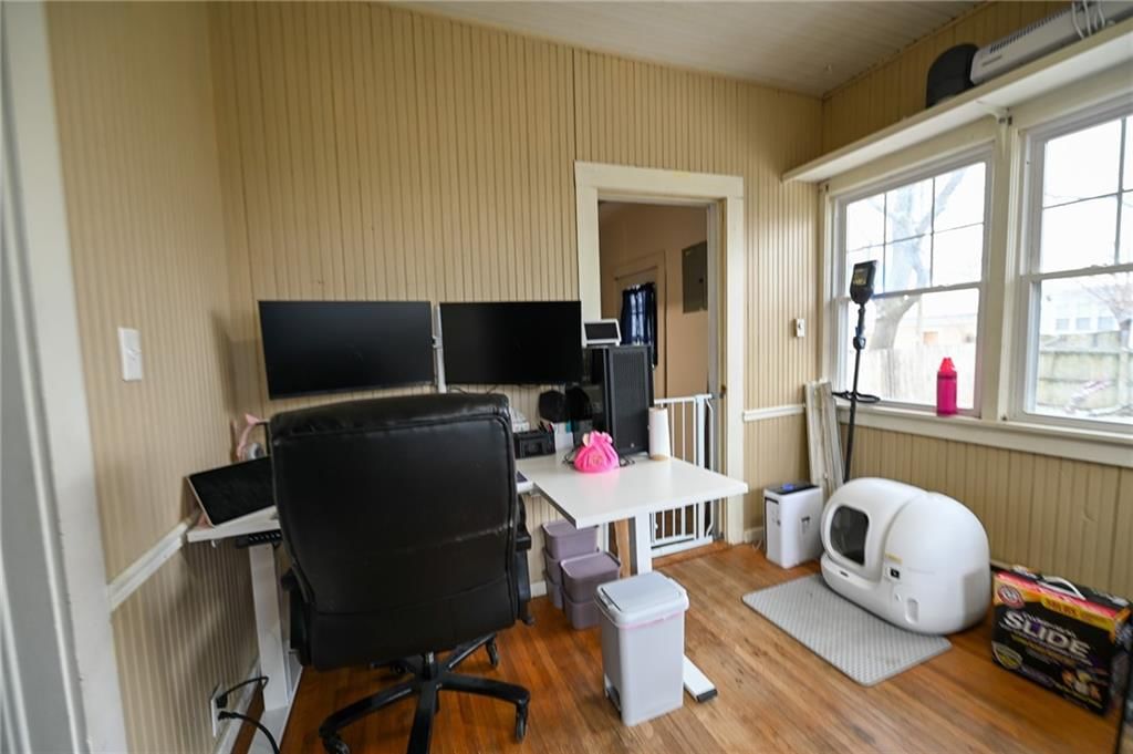 223 N Sergeant Avenue — photo 20