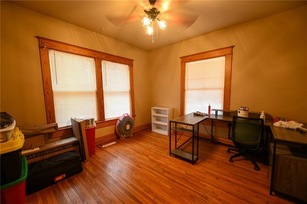 223 N Sergeant Avenue — photo 24