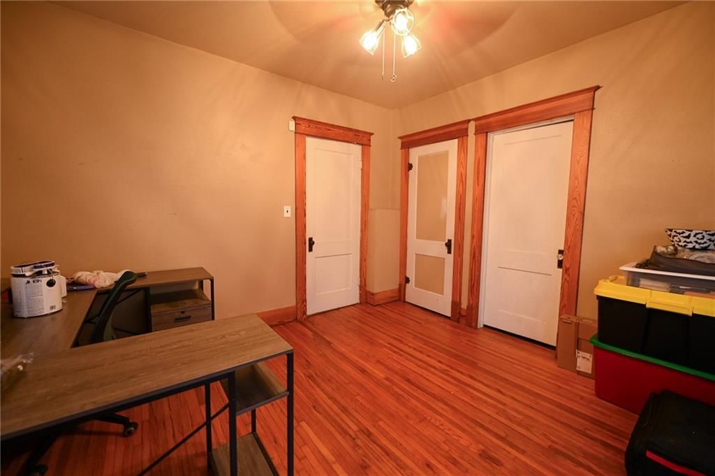 223 N Sergeant Avenue — photo 25