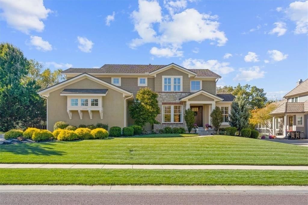 3208 W 154th Street, Leawood, KS