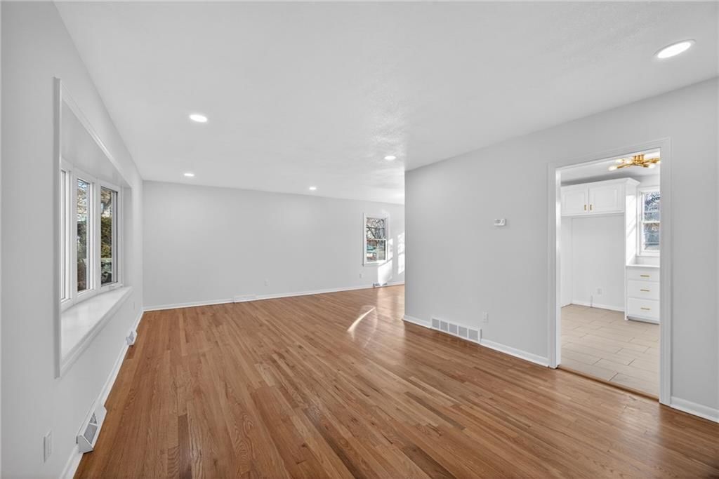 10223 Dearborn Drive — photo 4