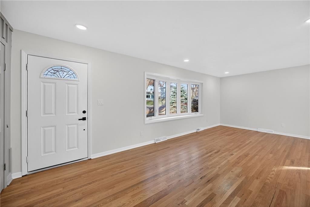 10223 Dearborn Drive — photo 5