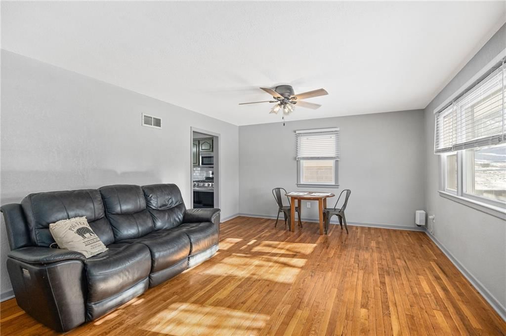 3333 Seneca Street — photo 6