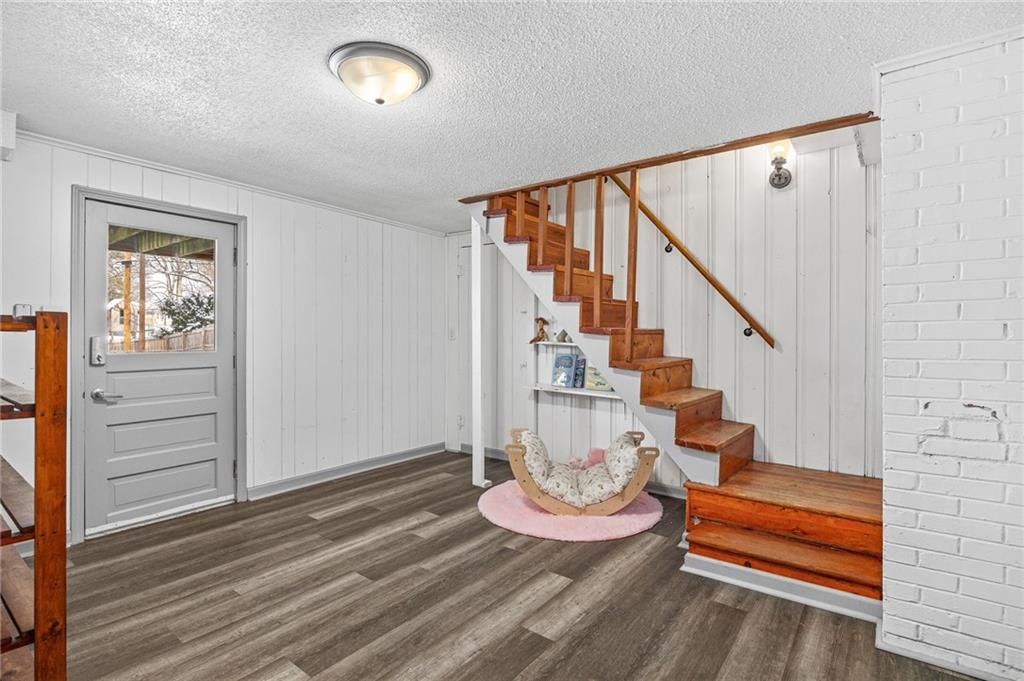 3333 Seneca Street — photo 9