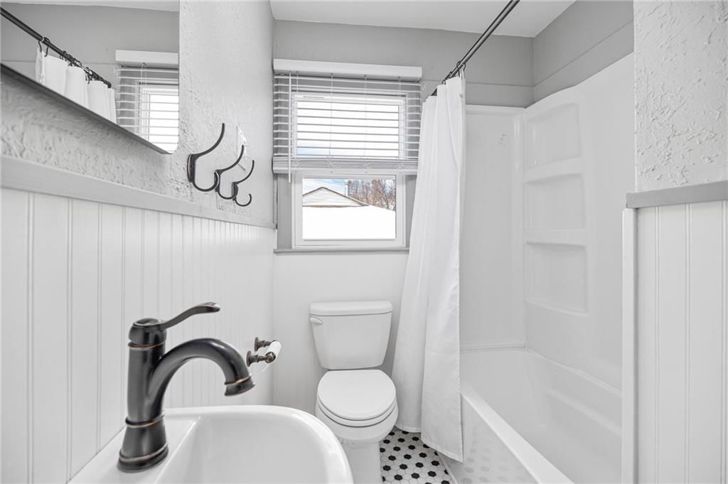 3333 Seneca Street — photo 10
