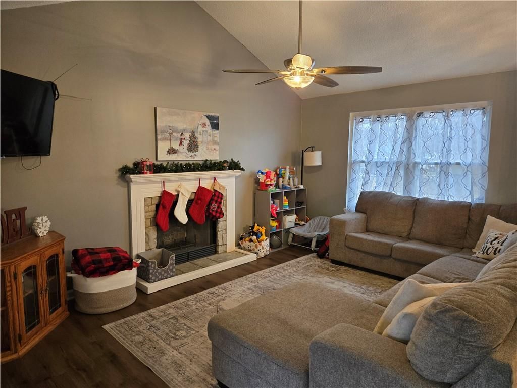 708 E Parma Way — photo 5