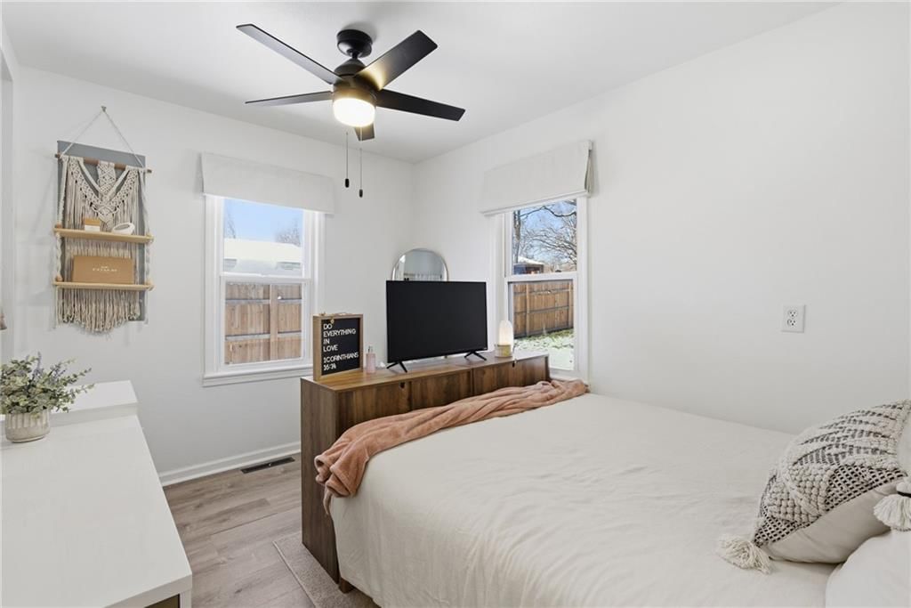 110 W 6th Street — photo 17