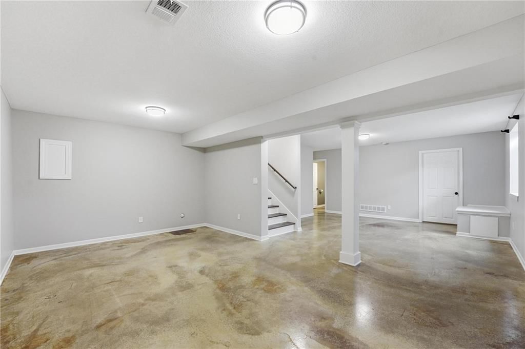 2116 Garfield Avenue — photo 25