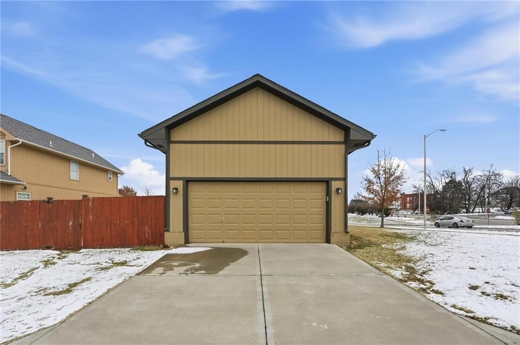 2116 Garfield Avenue — photo 32